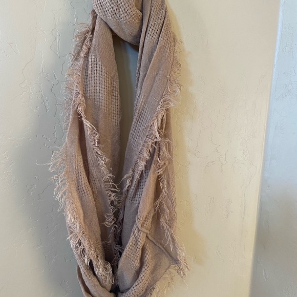 NWT cashmere like material solid loop. - Picture 2 of 6